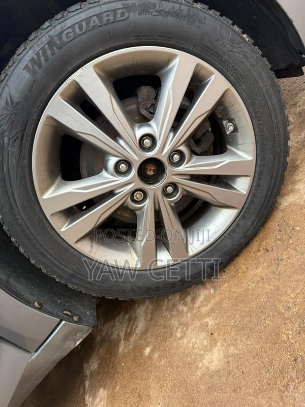 Hyundai Elantra Value Edition 2018 Silver