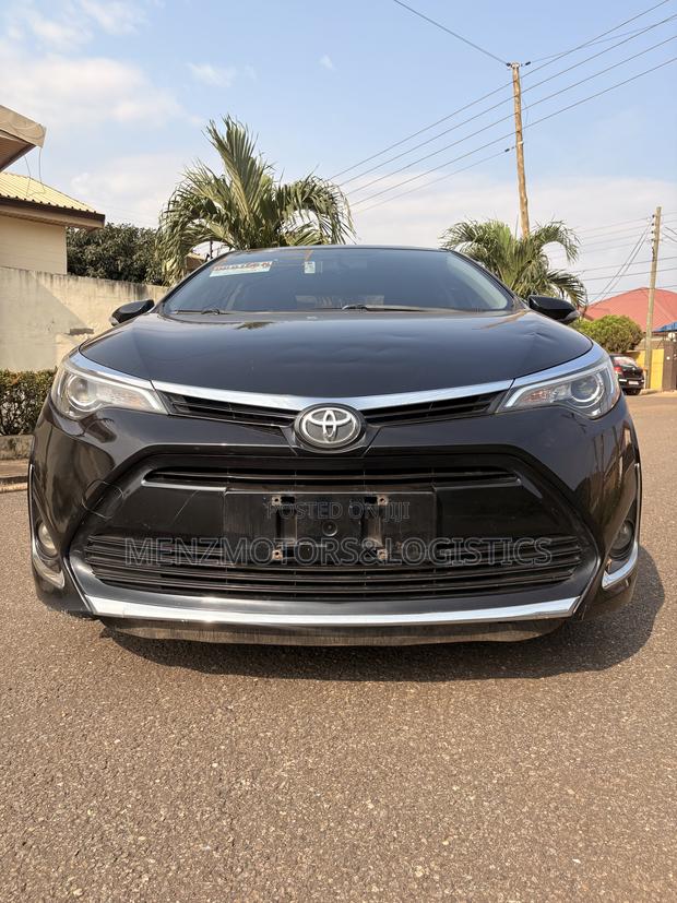 Toyota Corolla 2018 Black