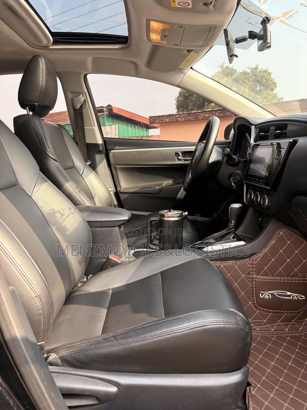 Toyota Corolla 2018 Black