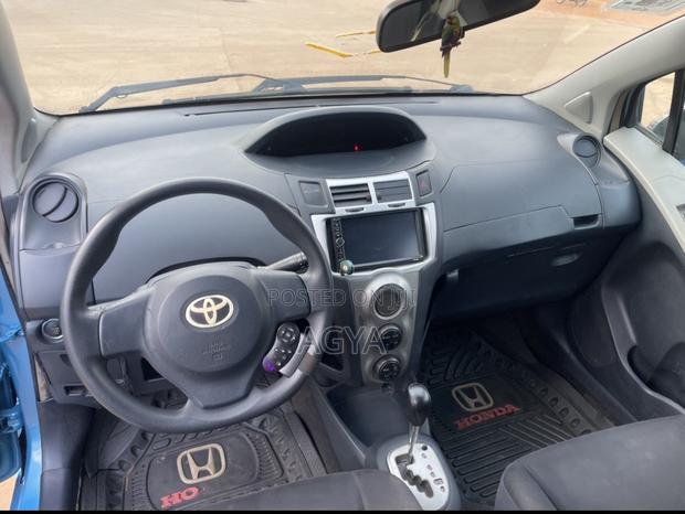Toyota Vitz 2010 Blue