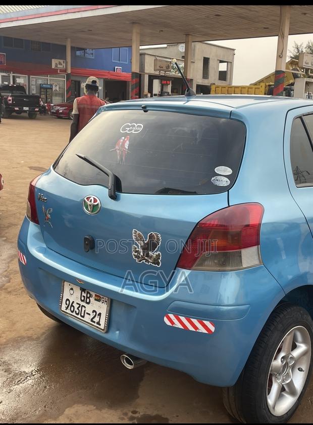 Toyota Vitz 2010 Blue