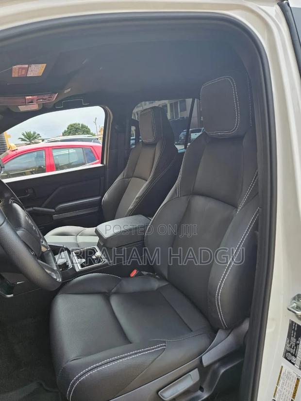 Toyota 4-Runner 2025 White