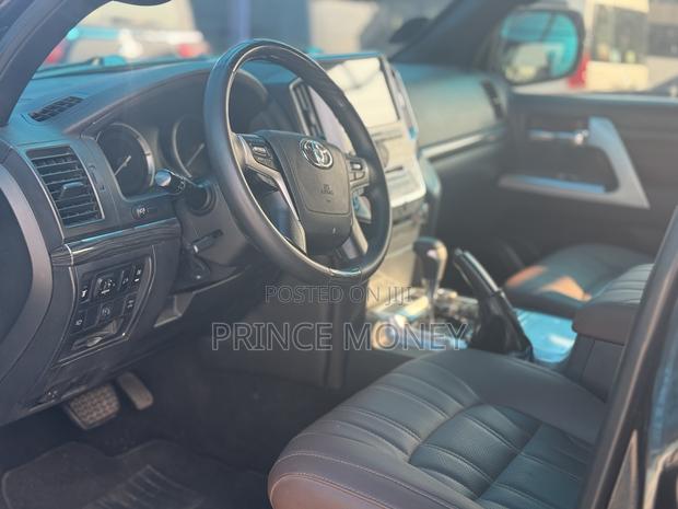 Toyota Land Cruiser 2015 Black