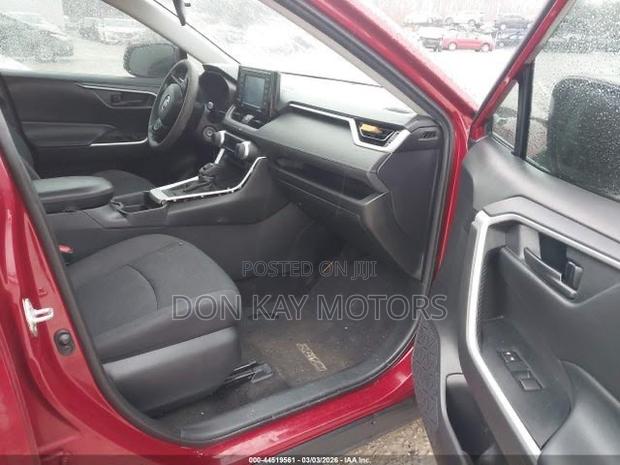 Toyota RAV4 LE AWD 2020 Red