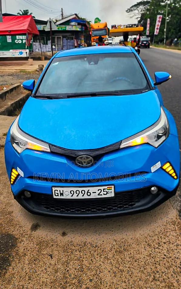 Toyota C-HR 2019 Blue