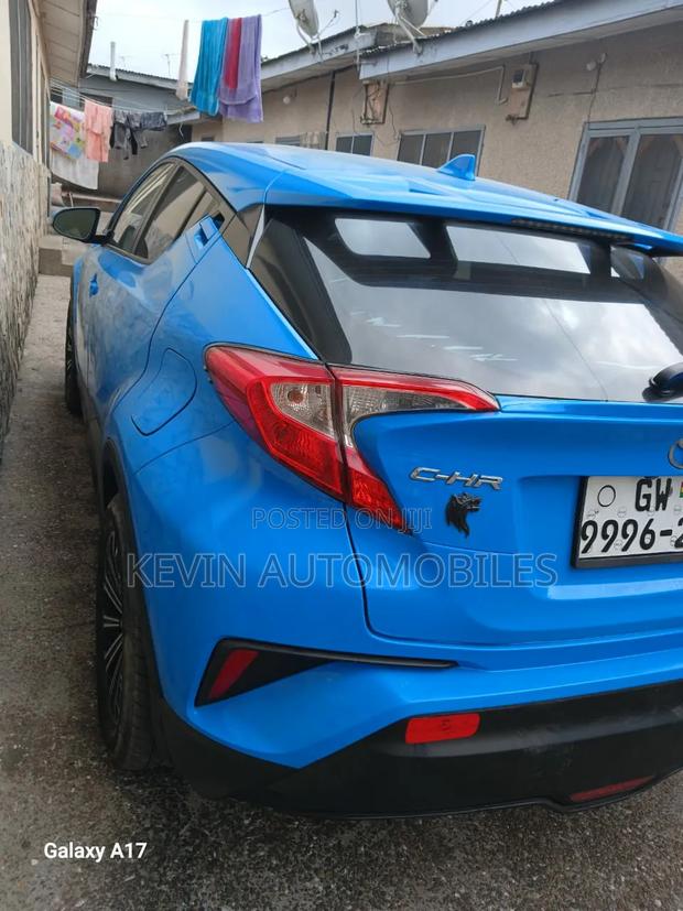 Toyota C-HR 2019 Blue