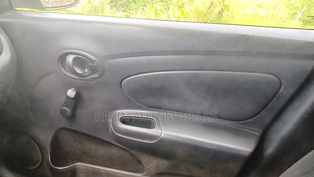 Nissan Versa 2013 Gray