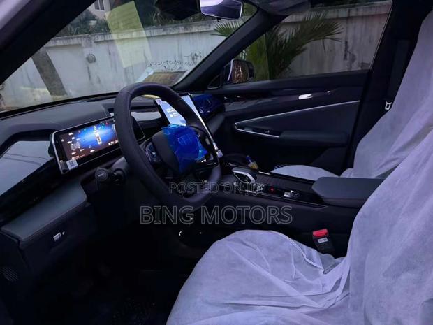 Geely Boyue 2025 White