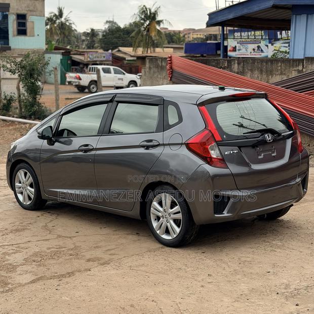 Honda Fit EX-L w/Navigation 4dr Hatchback (1.5L 4cyl CVT) 2015 Gray