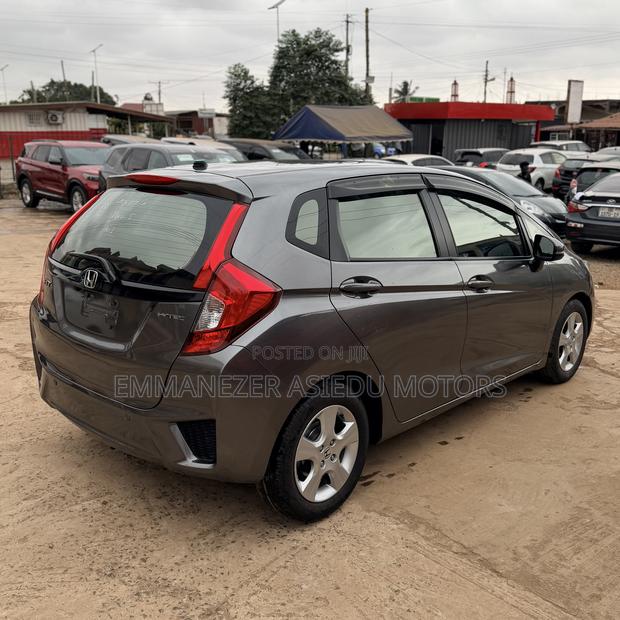 Honda Fit EX-L w/Navigation 4dr Hatchback (1.5L 4cyl CVT) 2015 Gray