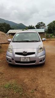 Toyota Vitz 2009 Silver for sale