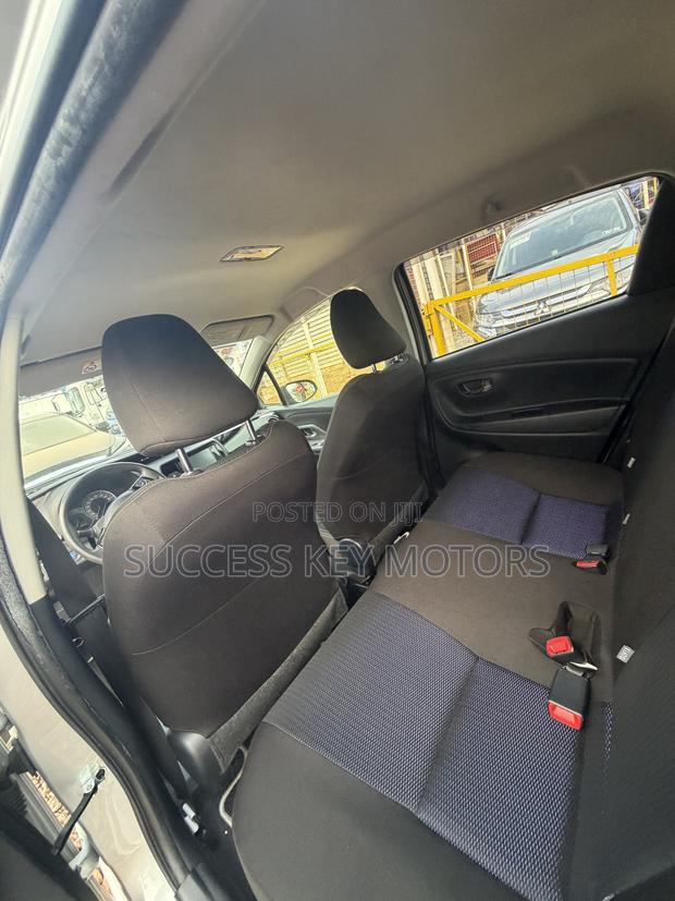 Toyota Vitz 1.5 FWD Hybrid 5dr 2017 Silver