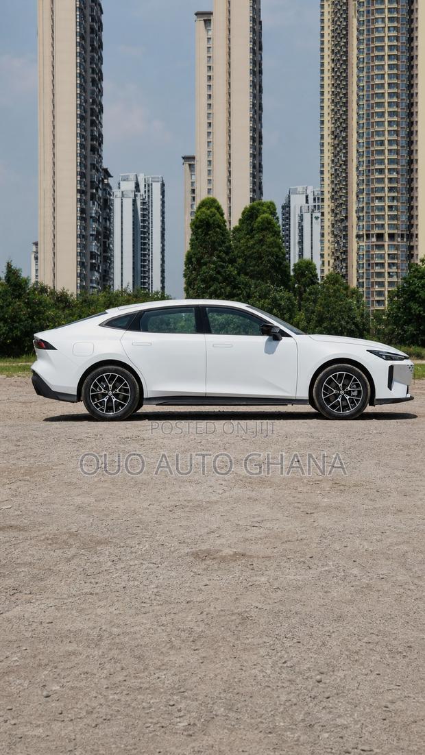 Changan UNI-V 2025 White
