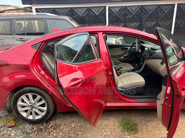 Hyundai Elantra Limited 4dr Sedan (1.8L 4cyl 6A) 2015 Red