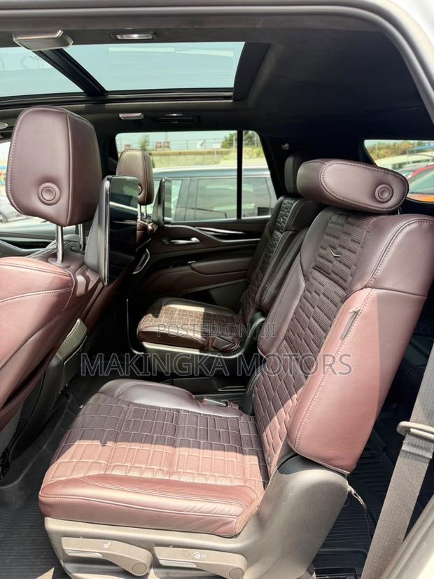 Cadillac Escalade Premium Luxury Platinum 4WD 2023 White