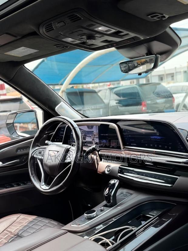 Cadillac Escalade Premium Luxury Platinum 4WD 2023 White