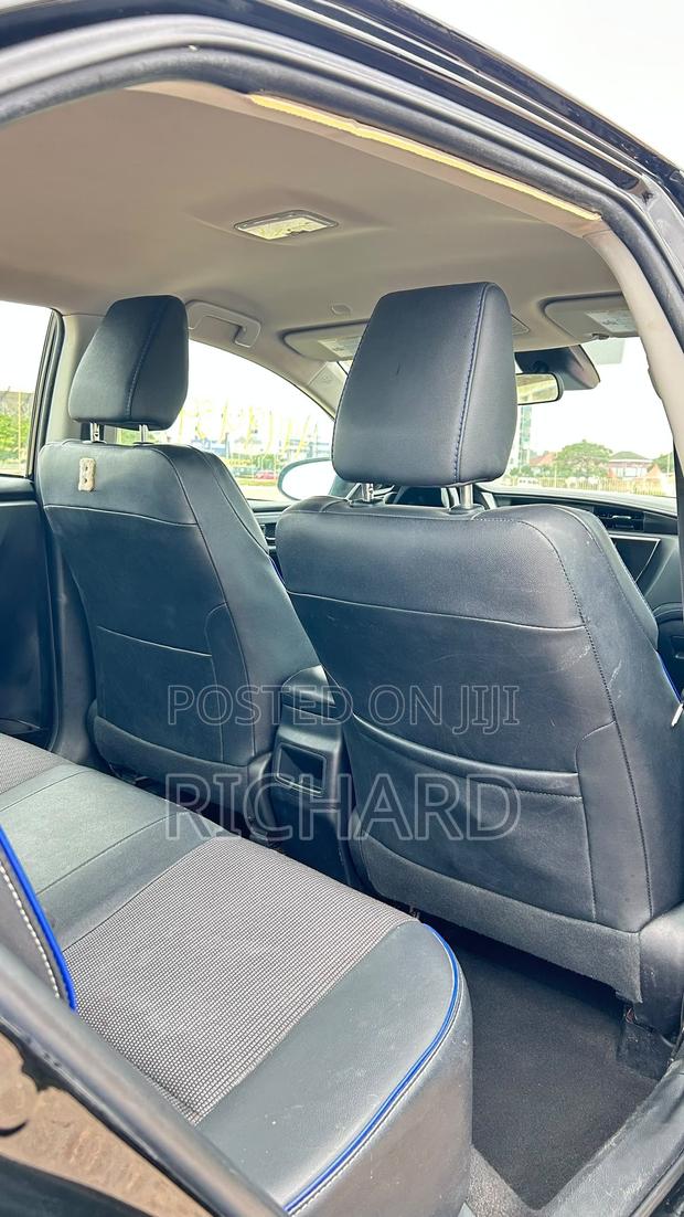 Toyota Corolla SE (1.8L 4cyl 2A) 2019 Black