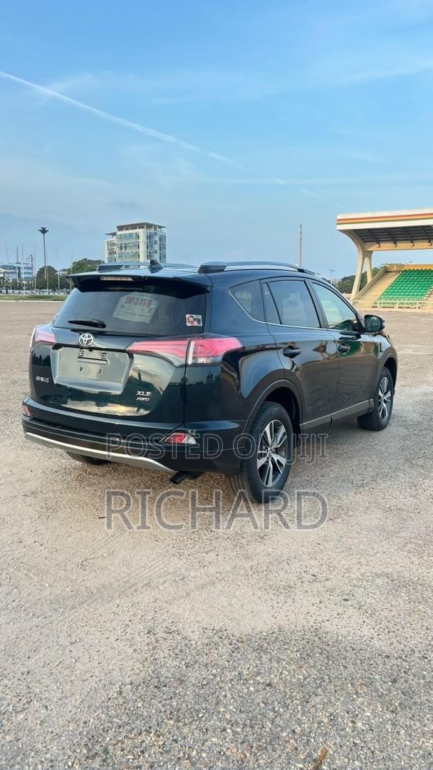 Toyota RAV4 XLE 4dr SUV AWD (2.5L 4cyl 6A) 2018 Black