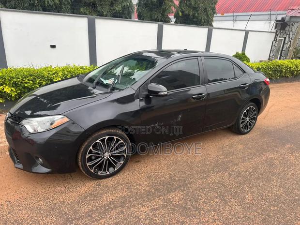 Toyota Corolla S w/Special Edition Pkg (1.8L 4cyl CVT) 2016 Black