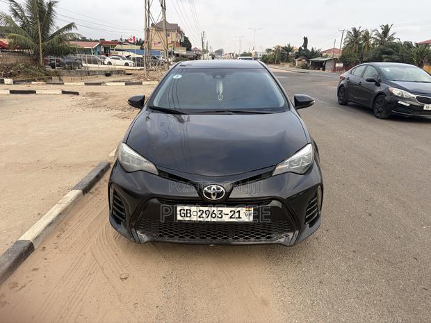 Toyota Corolla SE (1.8L 4cyl 2A) 2018 Black
