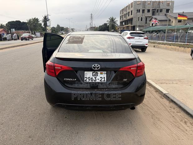 Toyota Corolla SE (1.8L 4cyl 2A) 2018 Black