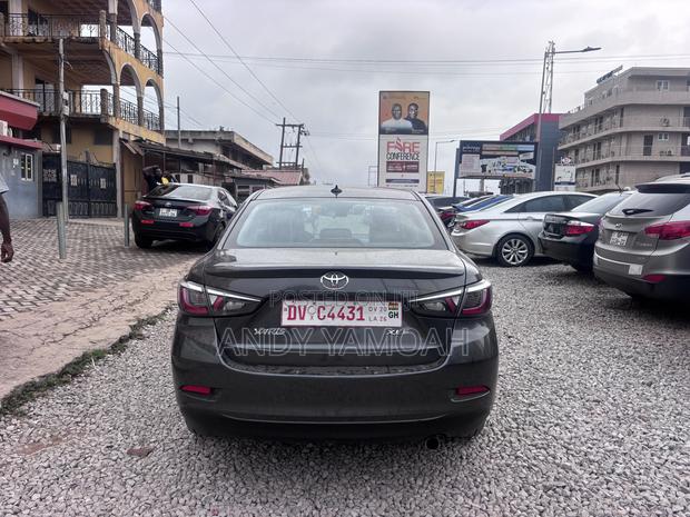 Toyota Yaris 2019 Gray