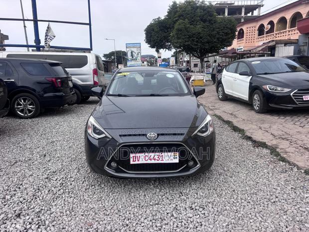 Toyota Yaris 2019 Gray