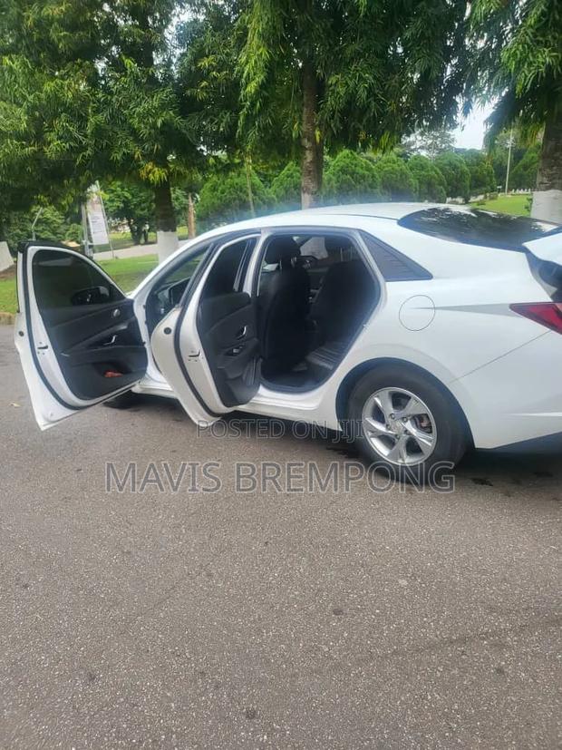 Hyundai Elantra 2021 White