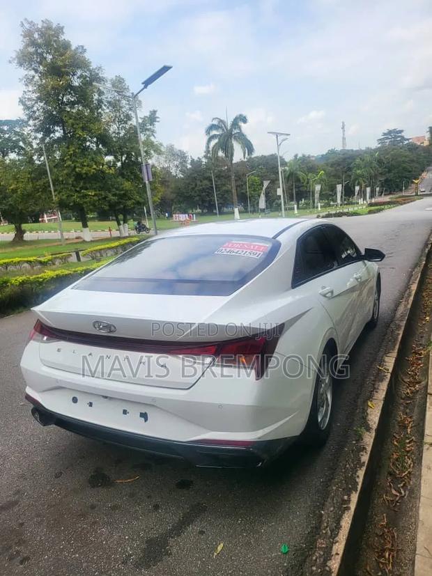 Hyundai Elantra 2021 White