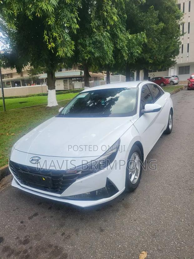 Hyundai Elantra 2021 White
