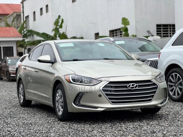 Hyundai Elantra SE Sedan FWD (2.0L 4cyl 6M) 2017 Beige