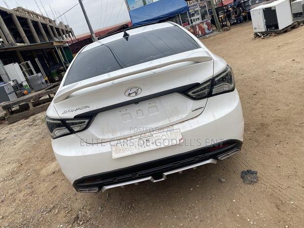 Hyundai Sonata Limited 2.0T Sedan (2.0L 4cyl 6A) 2013 White