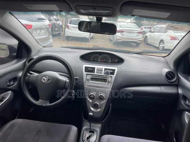 Toyota Yaris 1.5 Automatic 2009 Blue