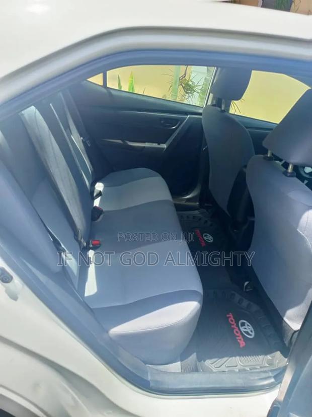 Toyota Corolla 2018 White
