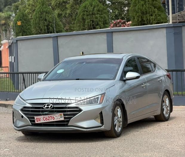 Hyundai Elantra 2021 Silver