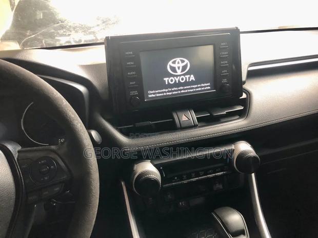 Toyota RAV4 2022 Pink