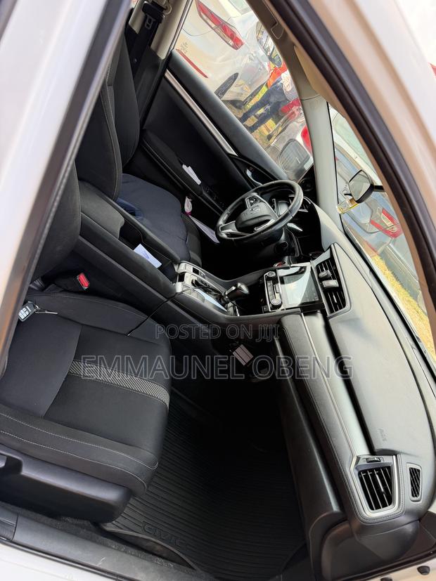 Honda Civic 2019 White