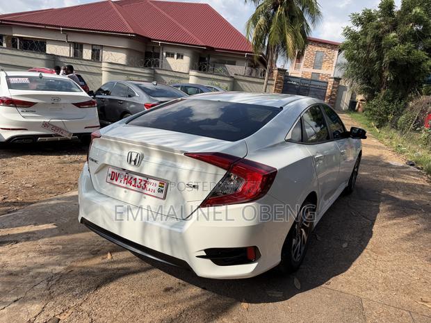 Honda Civic 2019 White