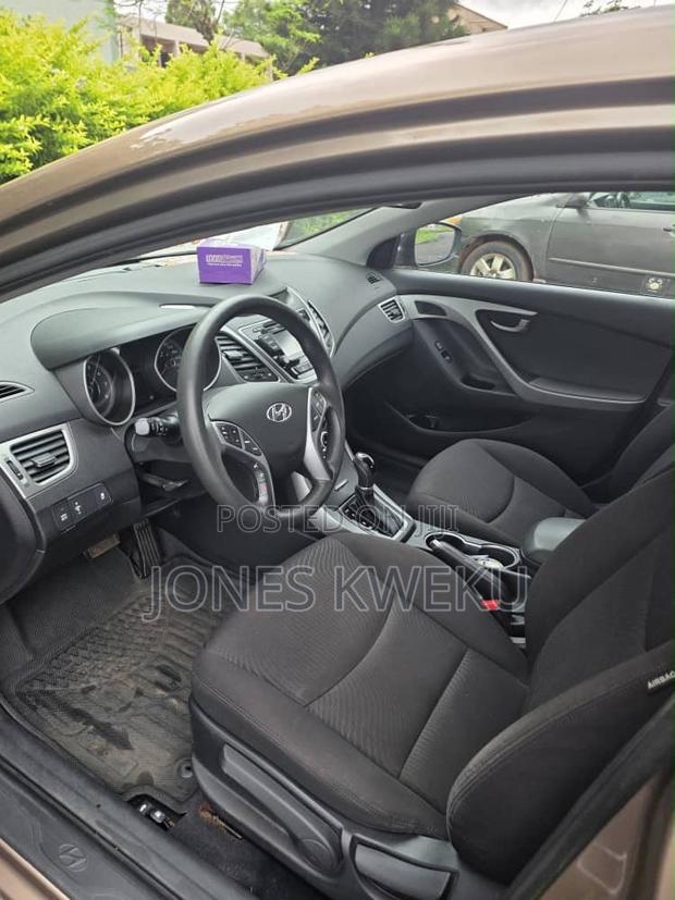 Hyundai Elantra 2016 Brown