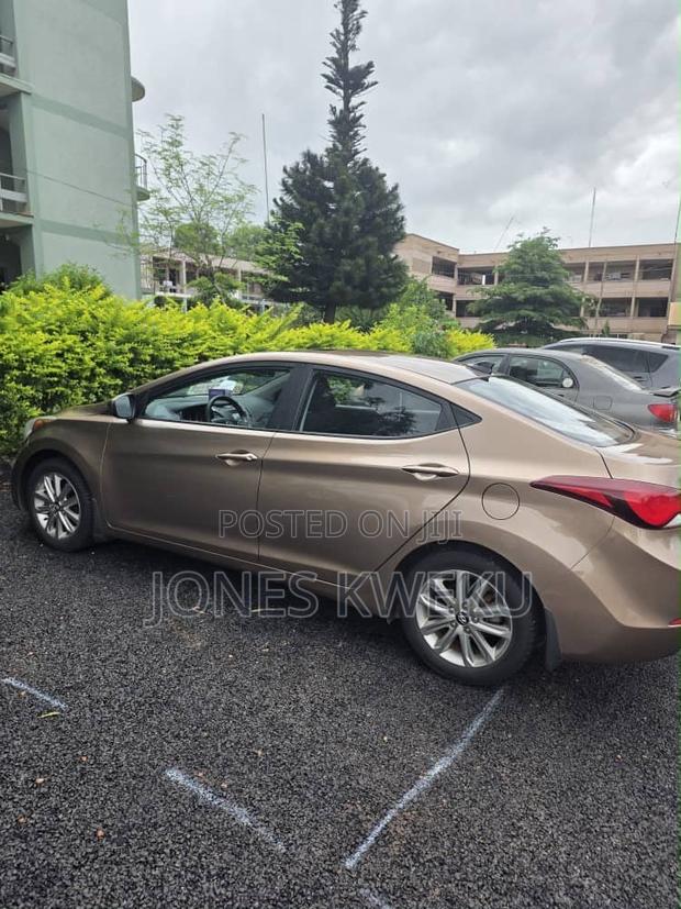 Hyundai Elantra 2016 Brown