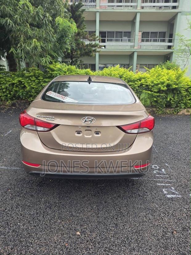 Hyundai Elantra 2016 Brown