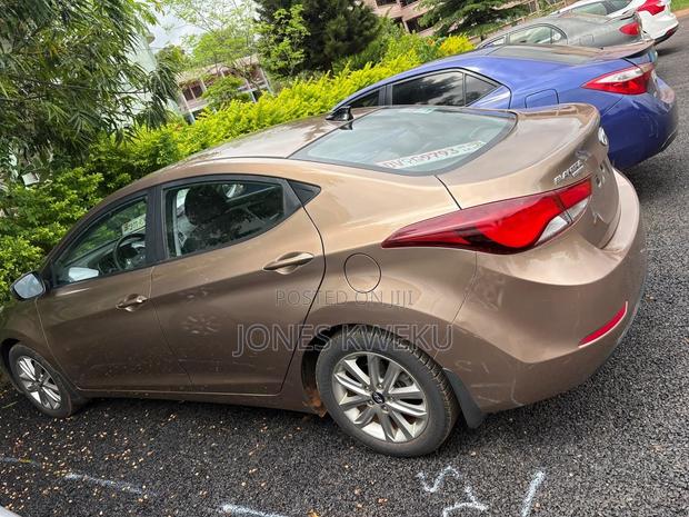Hyundai Elantra 2016 Brown