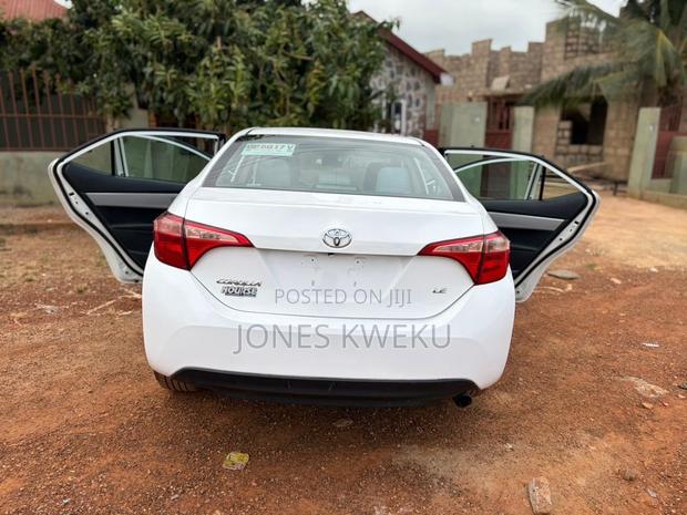 Toyota Corolla 2017 White