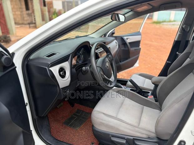 Toyota Corolla 2017 White
