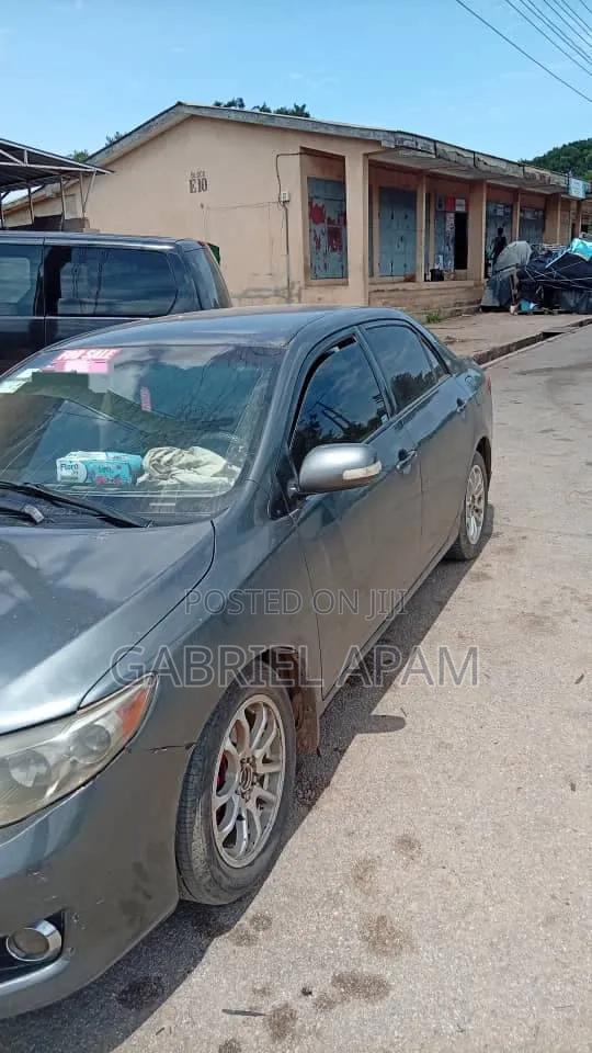 Toyota Corolla 2010 Gray