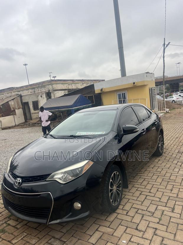 Toyota Corolla 2016 Black