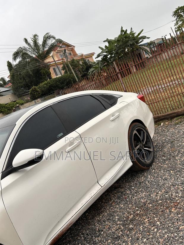 Honda Accord EX (1.5L 4cyl Turbo CVT) 2019 White
