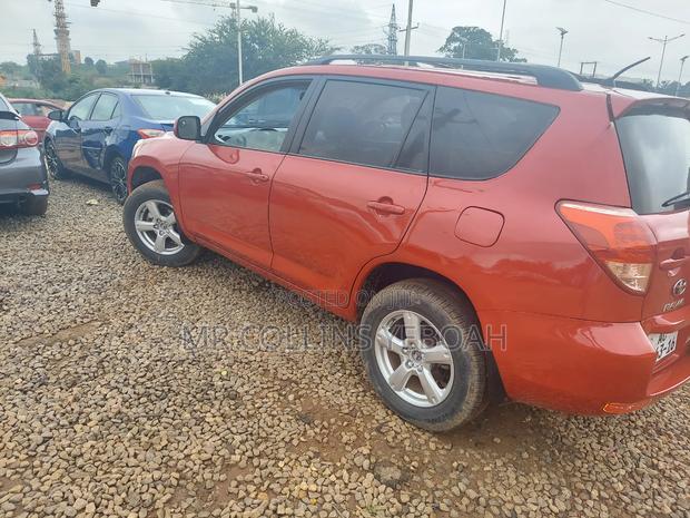 Toyota RAV4 2010 Red