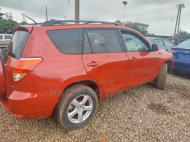 Toyota RAV4 2010 Red
