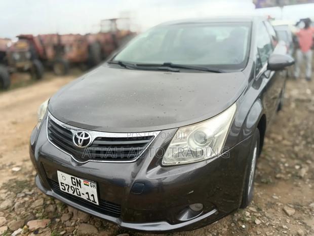 Toyota Avensis 2011 Silver